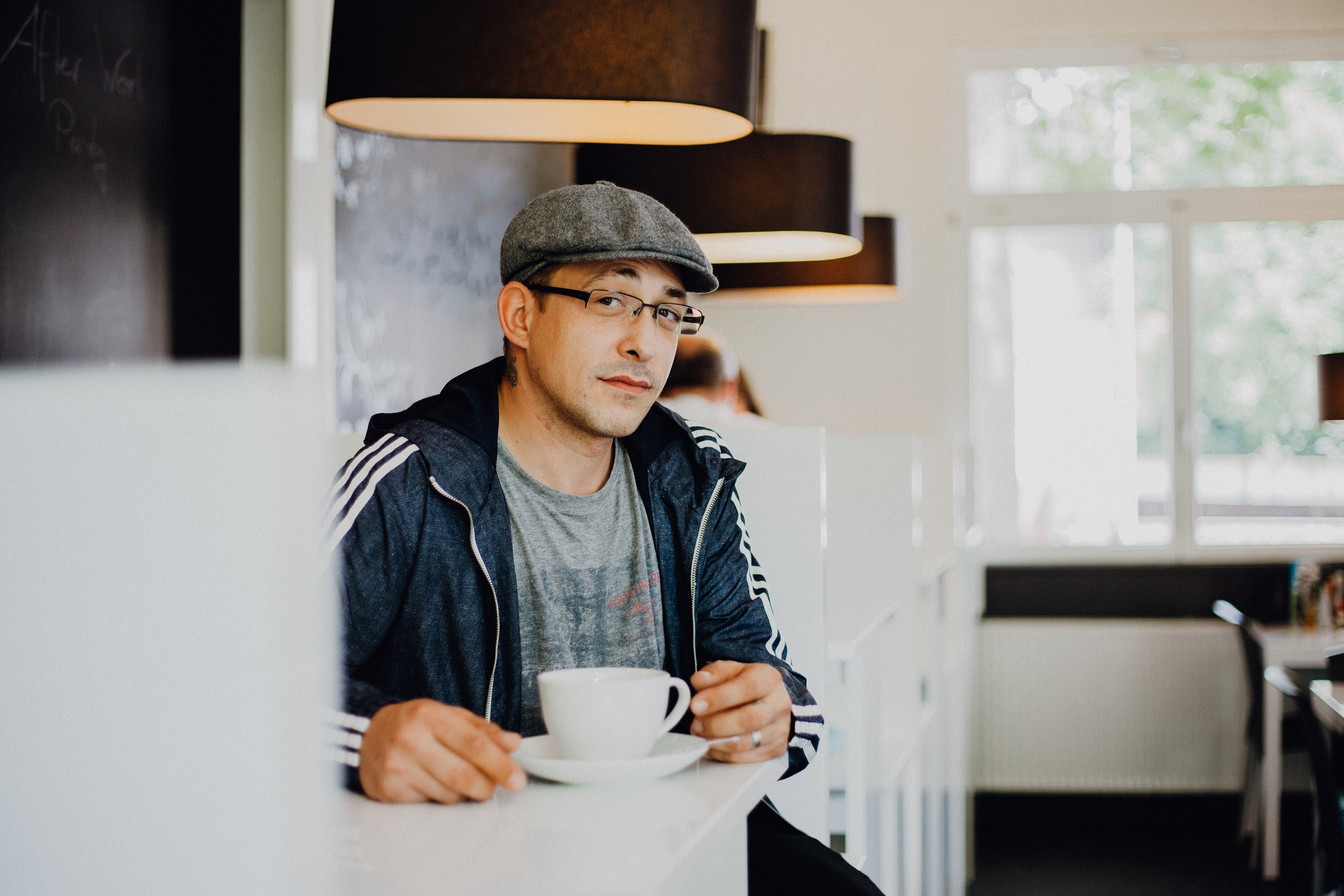 Trinkt Sebastian "Buddy" Faber lieber Whiskey oder Tee?